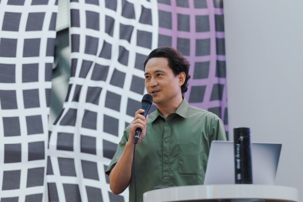 PERFORMIING CROSSING