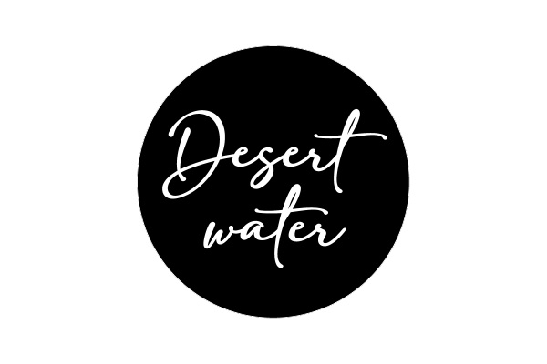砂漠の水